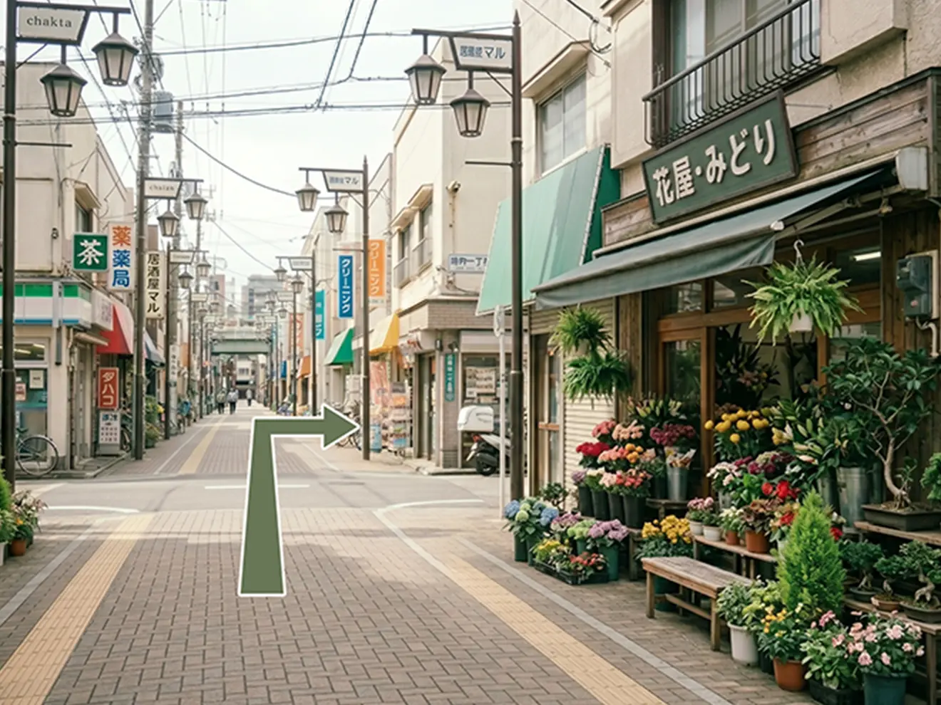 花屋さんの角を右折します